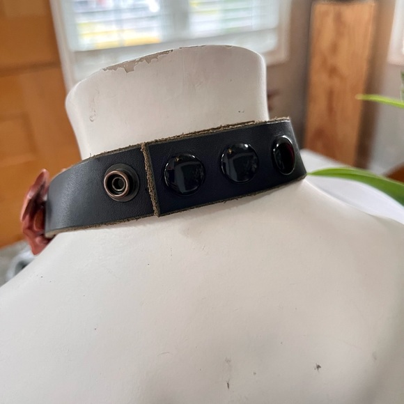 Wood Necklace - Picture 6 of 6